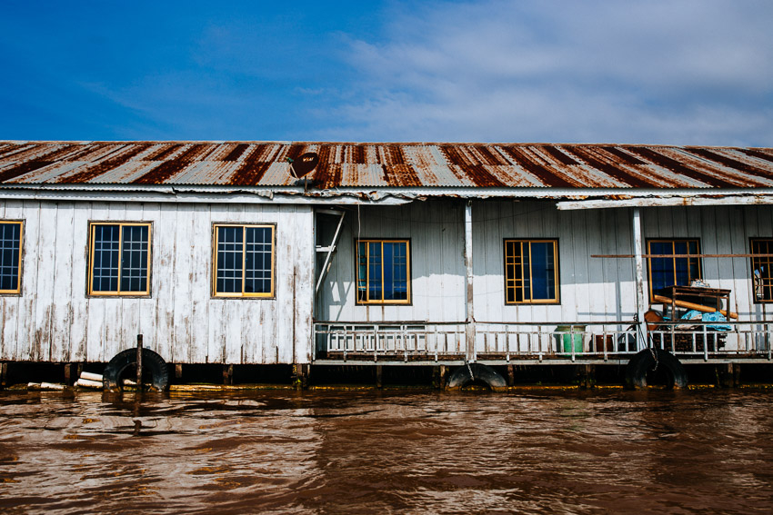 floating home mekong delta