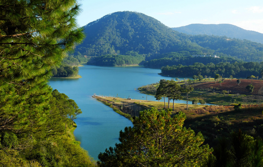 Vietnam Romantic Vacation - Dalat Lake