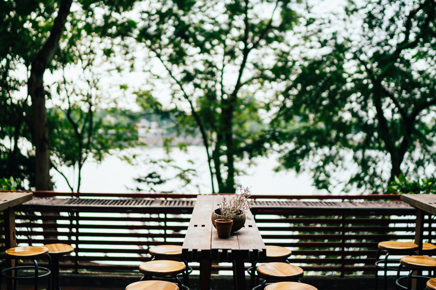 standing bar hanoi